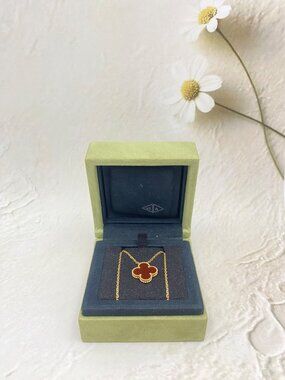 Van Cleef & Arpels Vintage Alhambra Carnelian 18K Gold Full Set